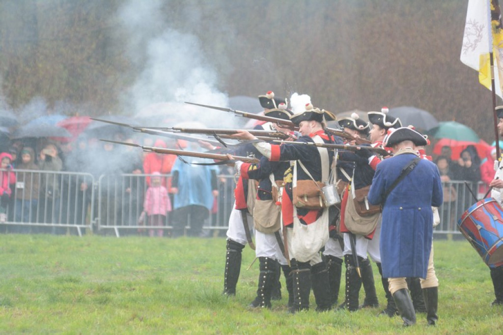 Inscenizacja bitwy pod Małujowicami [galeria zdjęć + wideo]