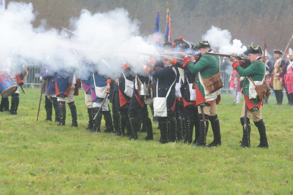 Inscenizacja bitwy pod Małujowicami [galeria zdjęć + wideo]