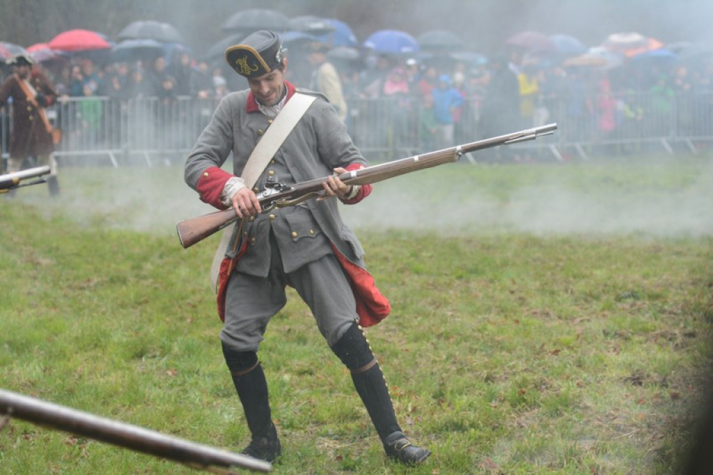 Inscenizacja bitwy pod Małujowicami [galeria zdjęć + wideo]