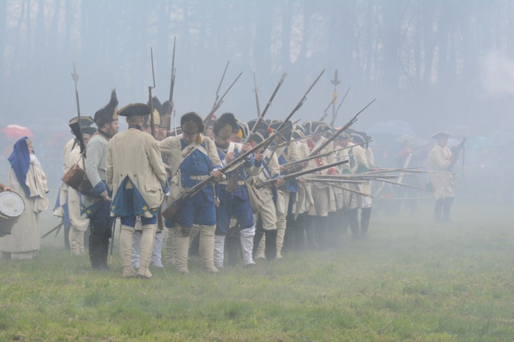 Inscenizacja bitwy pod Małujowicami [galeria zdjęć + wideo]