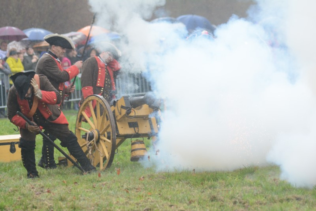 Inscenizacja bitwy pod Małujowicami [galeria zdjęć + wideo]