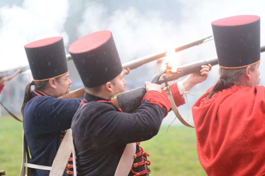 Inscenizacja bitwy pod Małujowicami [galeria zdjęć + wideo]