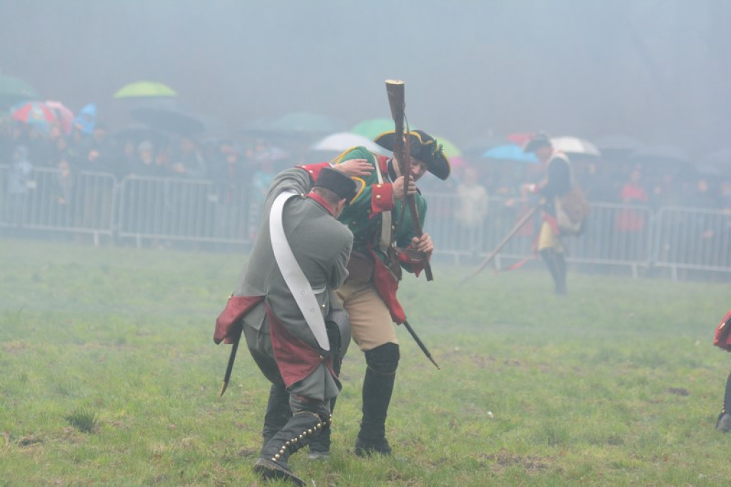 Inscenizacja bitwy pod Małujowicami [galeria zdjęć + wideo]