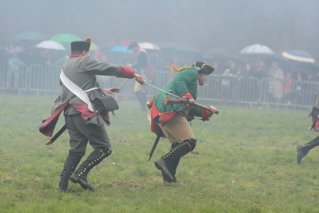 Inscenizacja bitwy pod Małujowicami [galeria zdjęć + wideo]