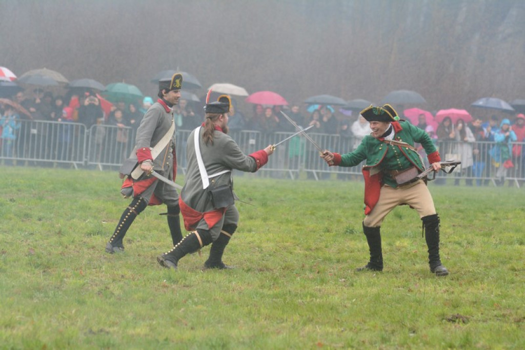 Inscenizacja bitwy pod Małujowicami [galeria zdjęć + wideo]