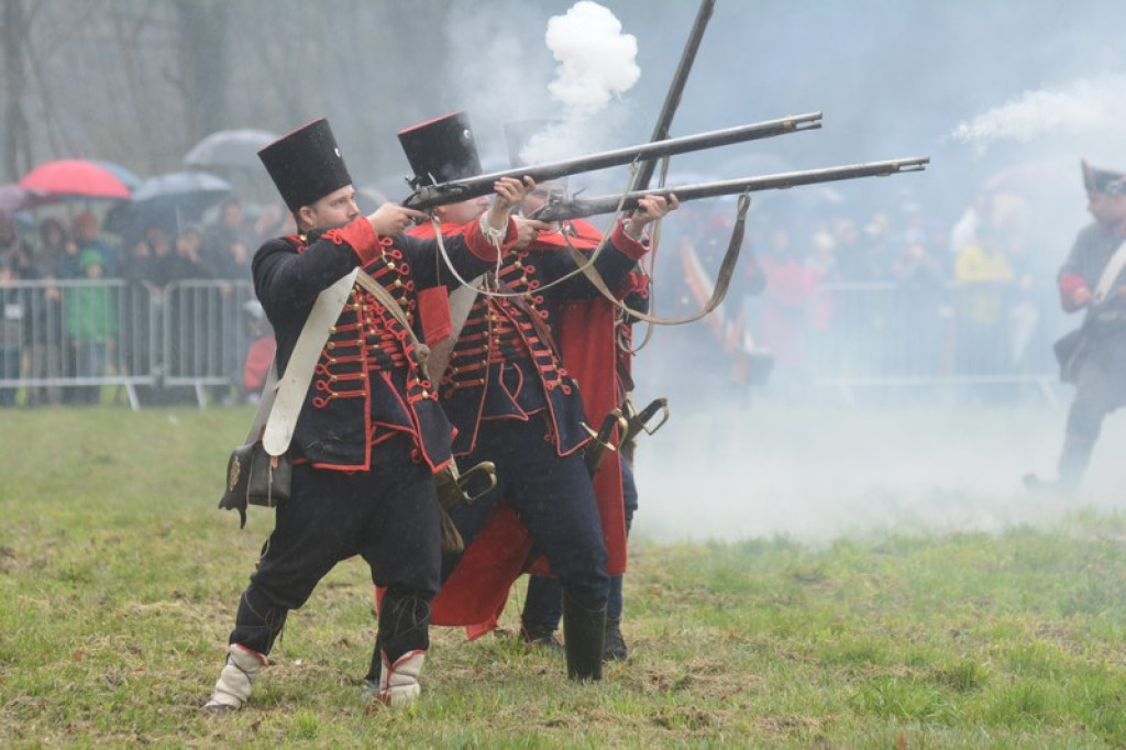 Inscenizacja bitwy pod Małujowicami [galeria zdjęć + wideo]
