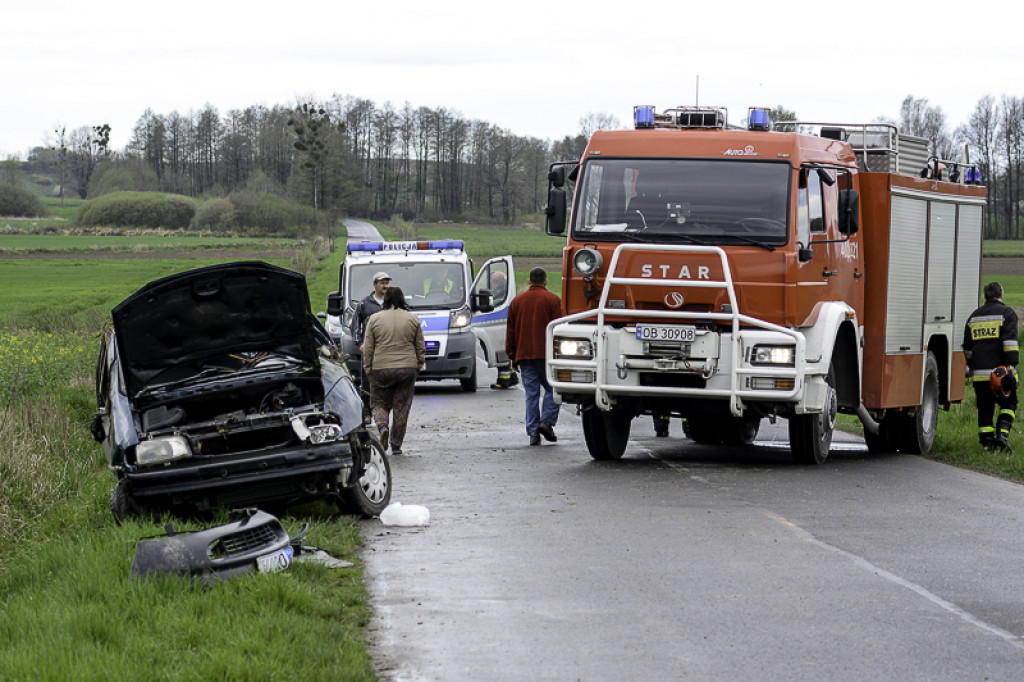 Kobieta w ciąży dachowała pod Grodkowem