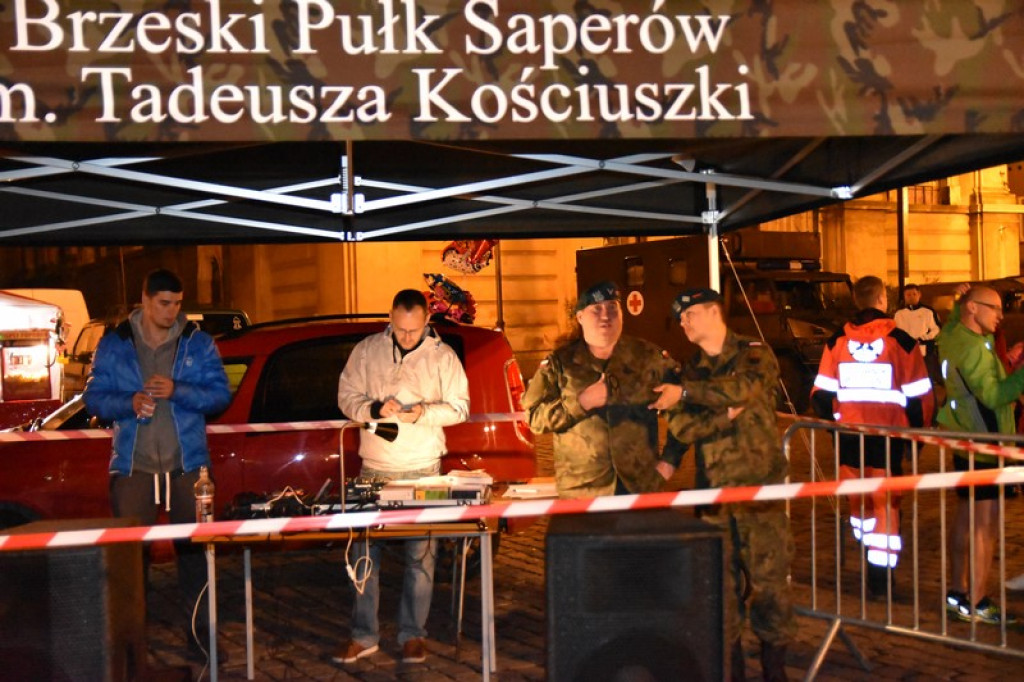 Nocna Dycha, czyli bieg uliczny na dystansie 10 km [oficjalne wyniki + zdjęcia]