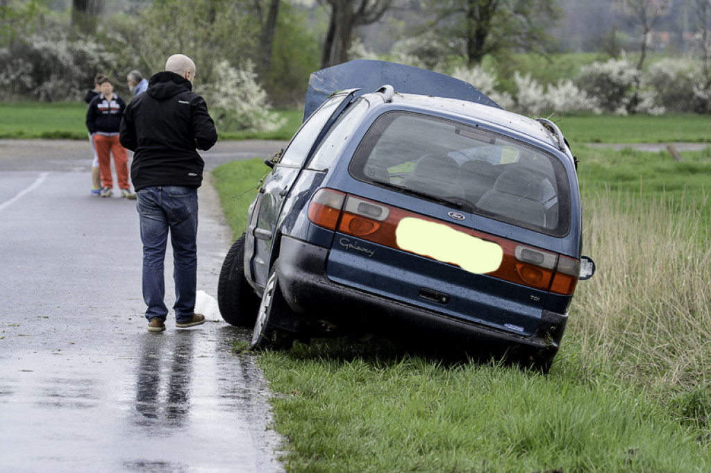 Kobieta w ciąży dachowała pod Grodkowem