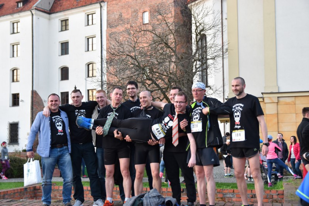 Nocna Dycha, czyli bieg uliczny na dystansie 10 km [oficjalne wyniki + zdjęcia]