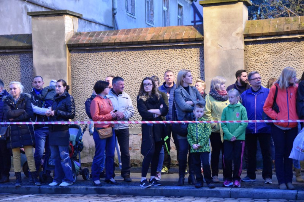 Nocna Dycha, czyli bieg uliczny na dystansie 10 km [oficjalne wyniki + zdjęcia]