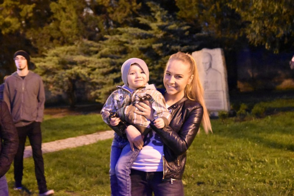 Nocna Dycha, czyli bieg uliczny na dystansie 10 km [oficjalne wyniki + zdjęcia]