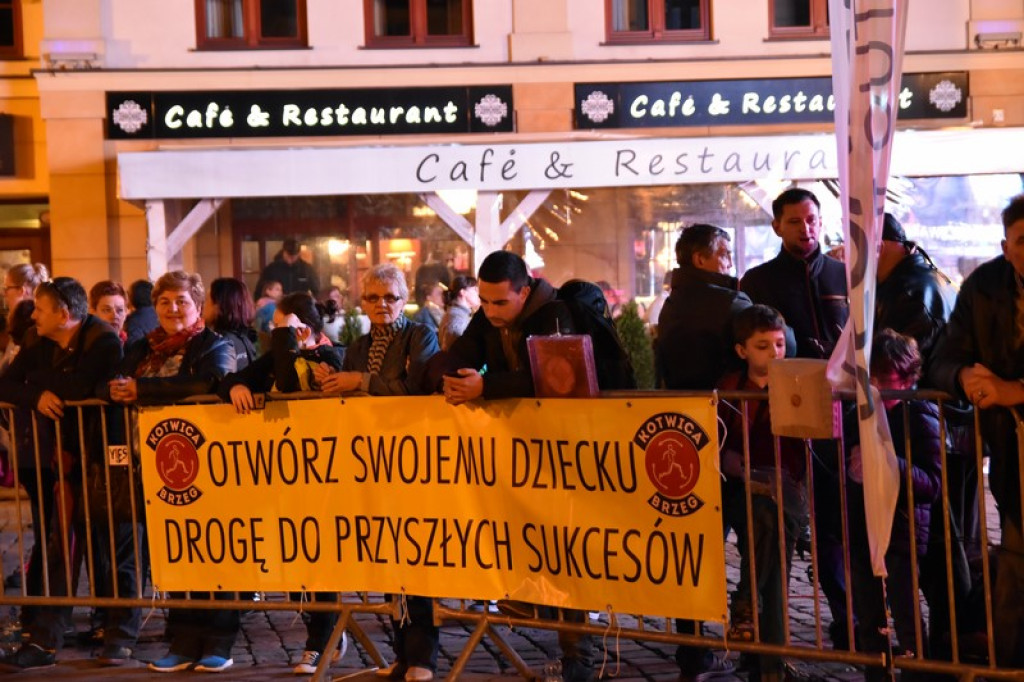 Nocna Dycha, czyli bieg uliczny na dystansie 10 km [oficjalne wyniki + zdjęcia]