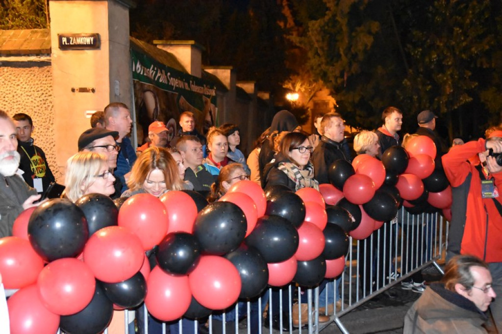 Nocna Dycha, czyli bieg uliczny na dystansie 10 km [oficjalne wyniki + zdjęcia]