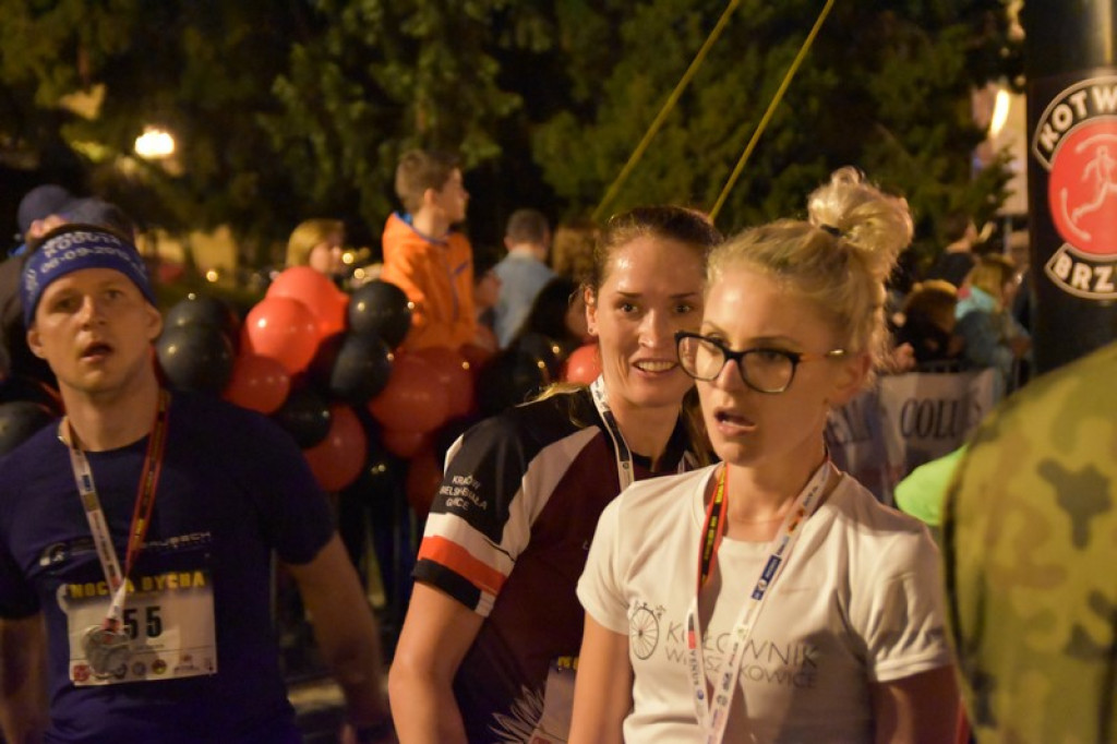 Nocna Dycha, czyli bieg uliczny na dystansie 10 km [oficjalne wyniki + zdjęcia]
