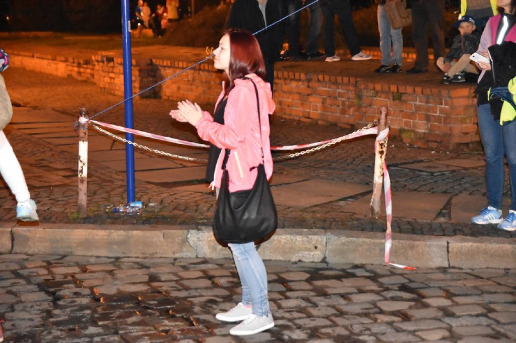 Nocna Dycha, czyli bieg uliczny na dystansie 10 km [oficjalne wyniki + zdjęcia]