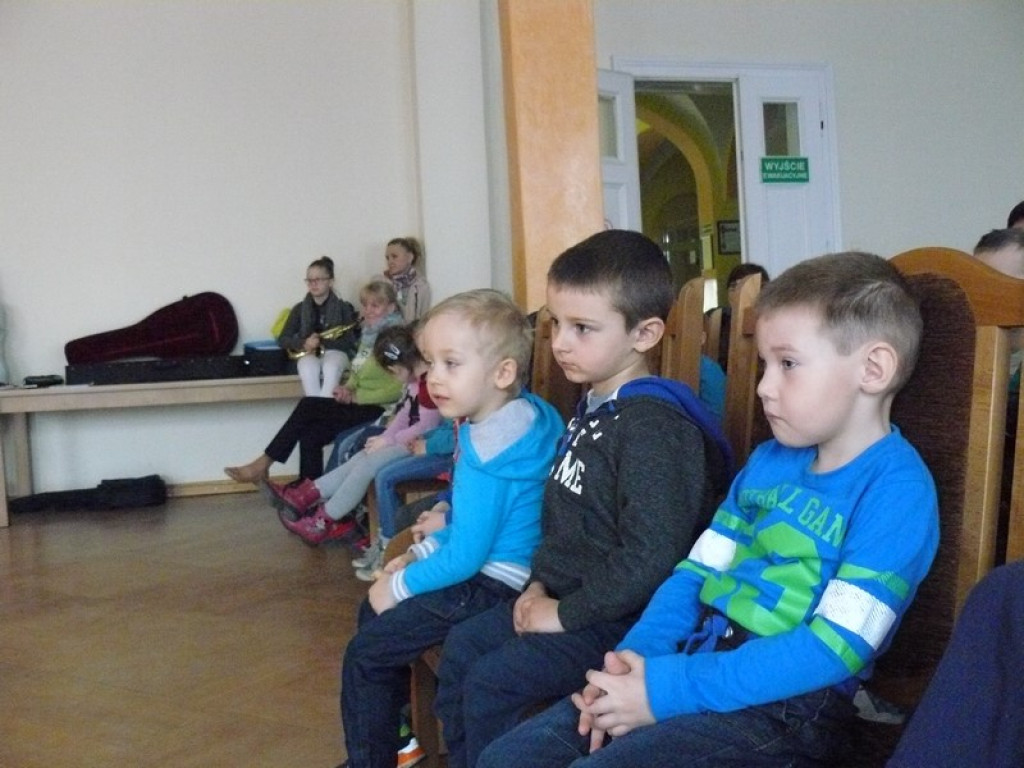 Bliskie wycieczki przedszkolaków z Krzyżowic