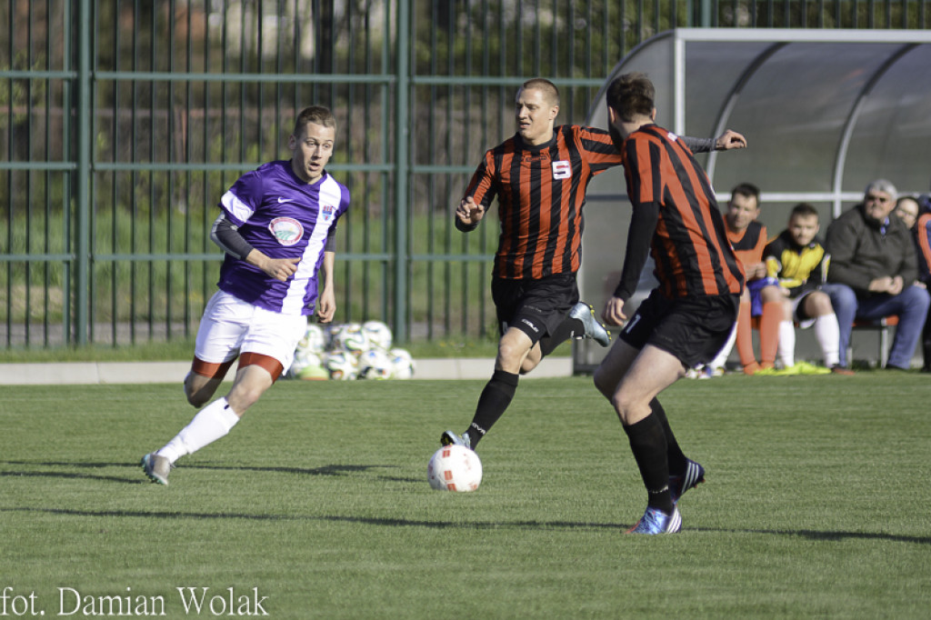 Remis w zaległym meczu. LZS KS Starowice - NKS Start Namysłów