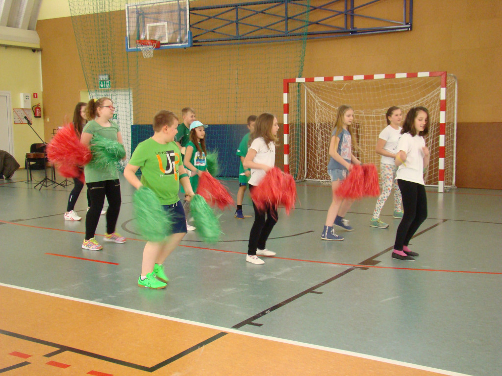 Szkoła w Mąkoszycach trzyma formę!