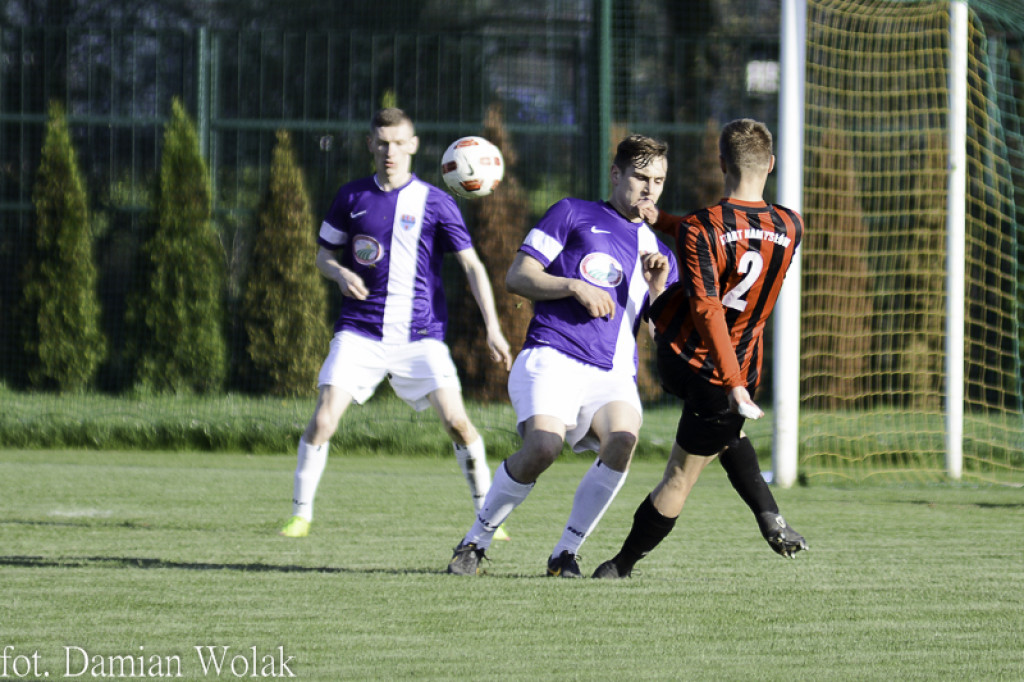 Remis w zaległym meczu. LZS KS Starowice - NKS Start Namysłów
