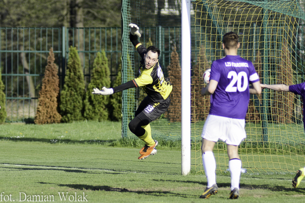 Remis w zaległym meczu. LZS KS Starowice - NKS Start Namysłów