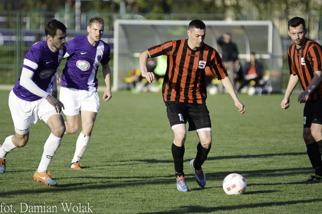Remis w zaległym meczu. LZS KS Starowice - NKS Start Namysłów