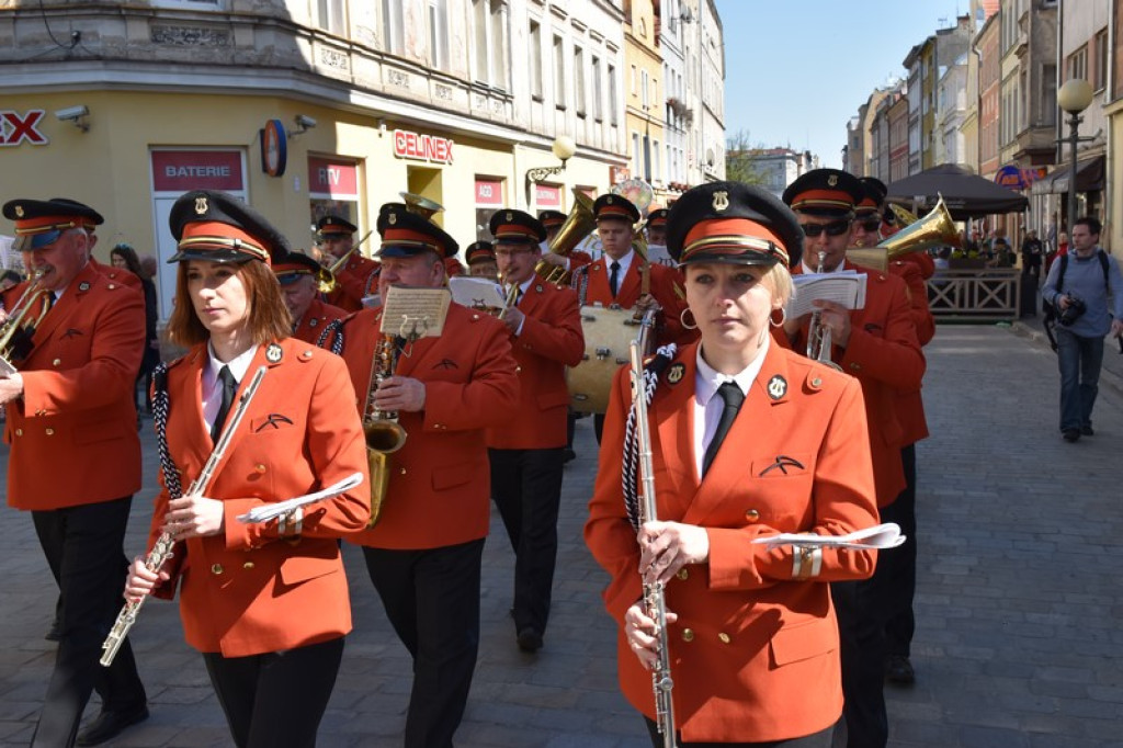 Orszak ulicami Brzegu rozpoczął 