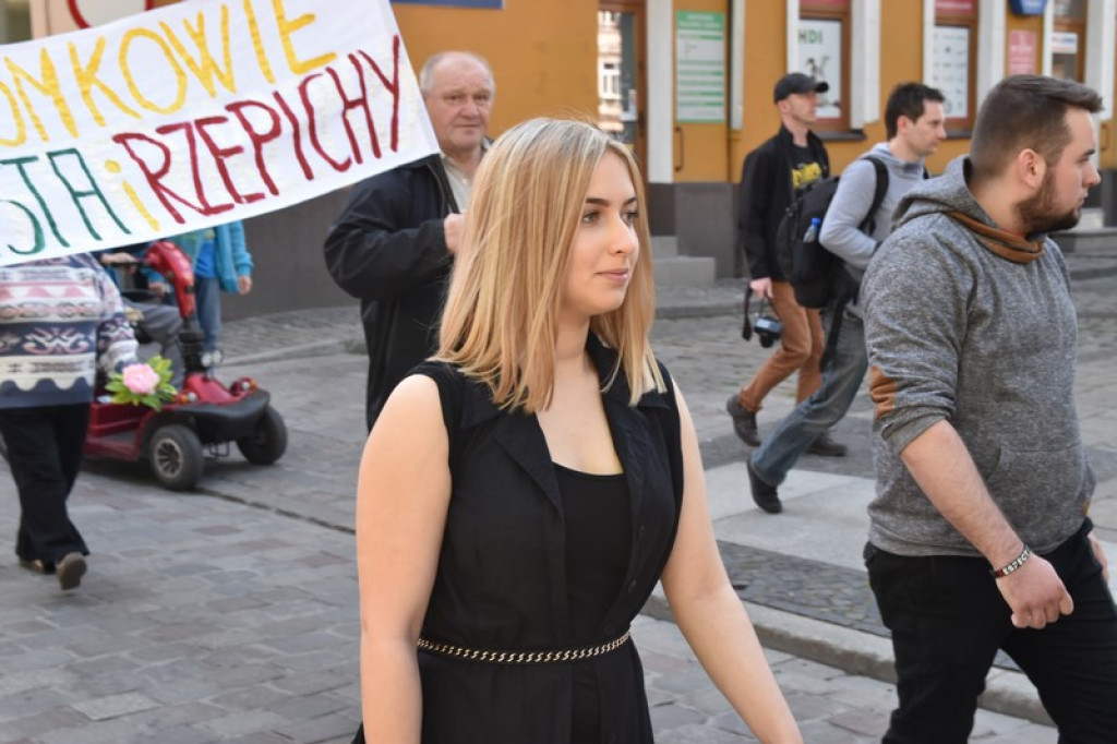 Orszak ulicami Brzegu rozpoczął 