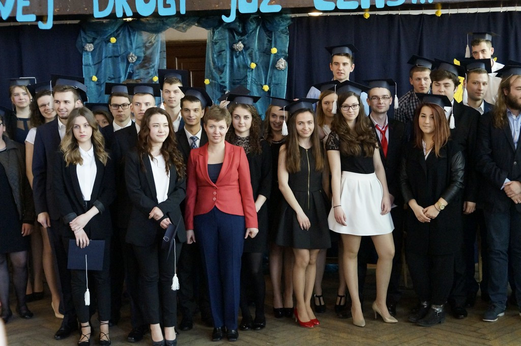 Szczęśliwej drogi już czas. Pożegnanie maturzystów w I LO w Brzegu