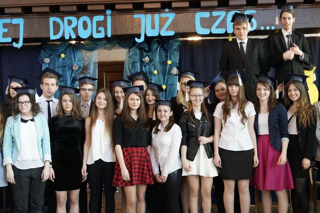 Szczęśliwej drogi już czas. Pożegnanie maturzystów w I LO w Brzegu