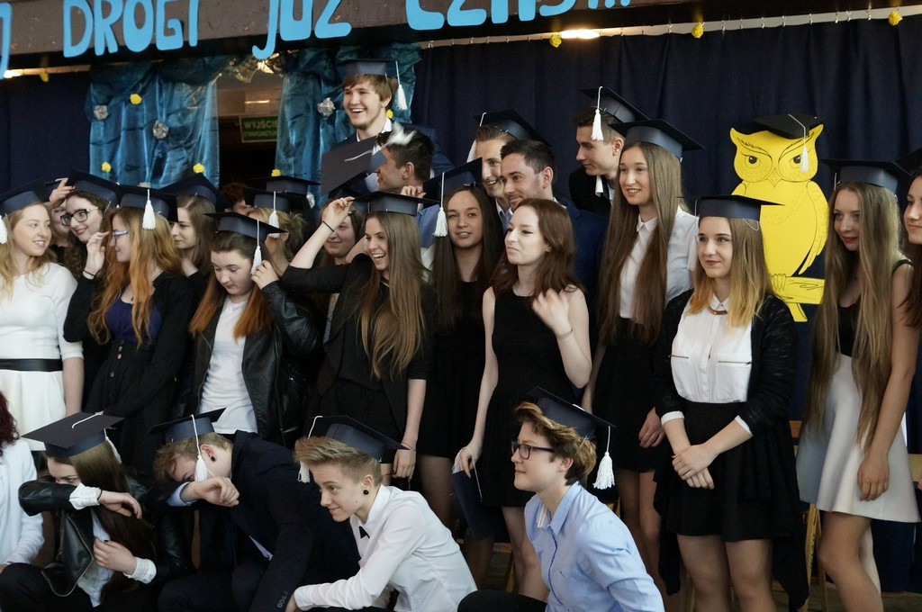 Szczęśliwej drogi już czas. Pożegnanie maturzystów w I LO w Brzegu