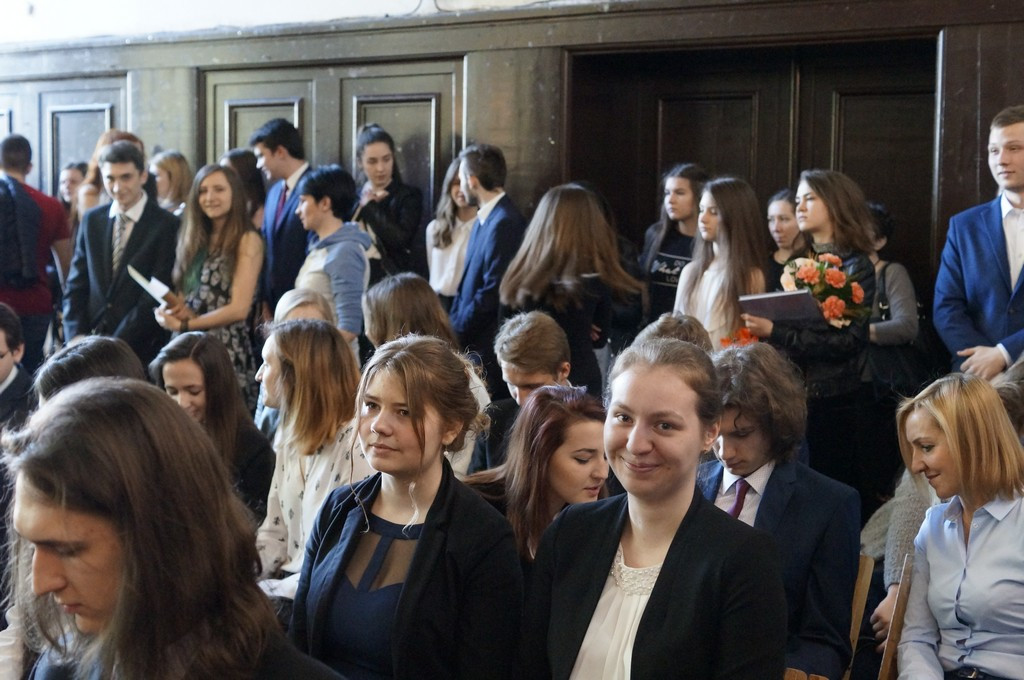 Szczęśliwej drogi już czas. Pożegnanie maturzystów w I LO w Brzegu