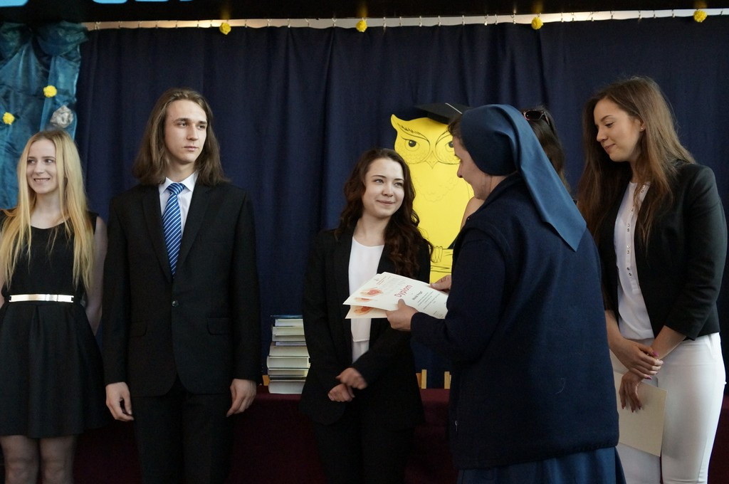 Szczęśliwej drogi już czas. Pożegnanie maturzystów w I LO w Brzegu