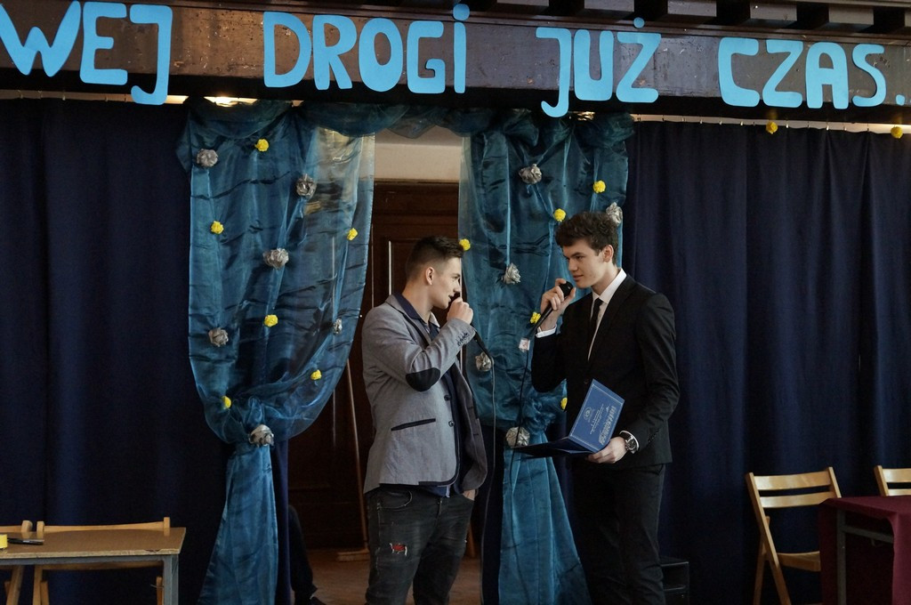 Szczęśliwej drogi już czas. Pożegnanie maturzystów w I LO w Brzegu
