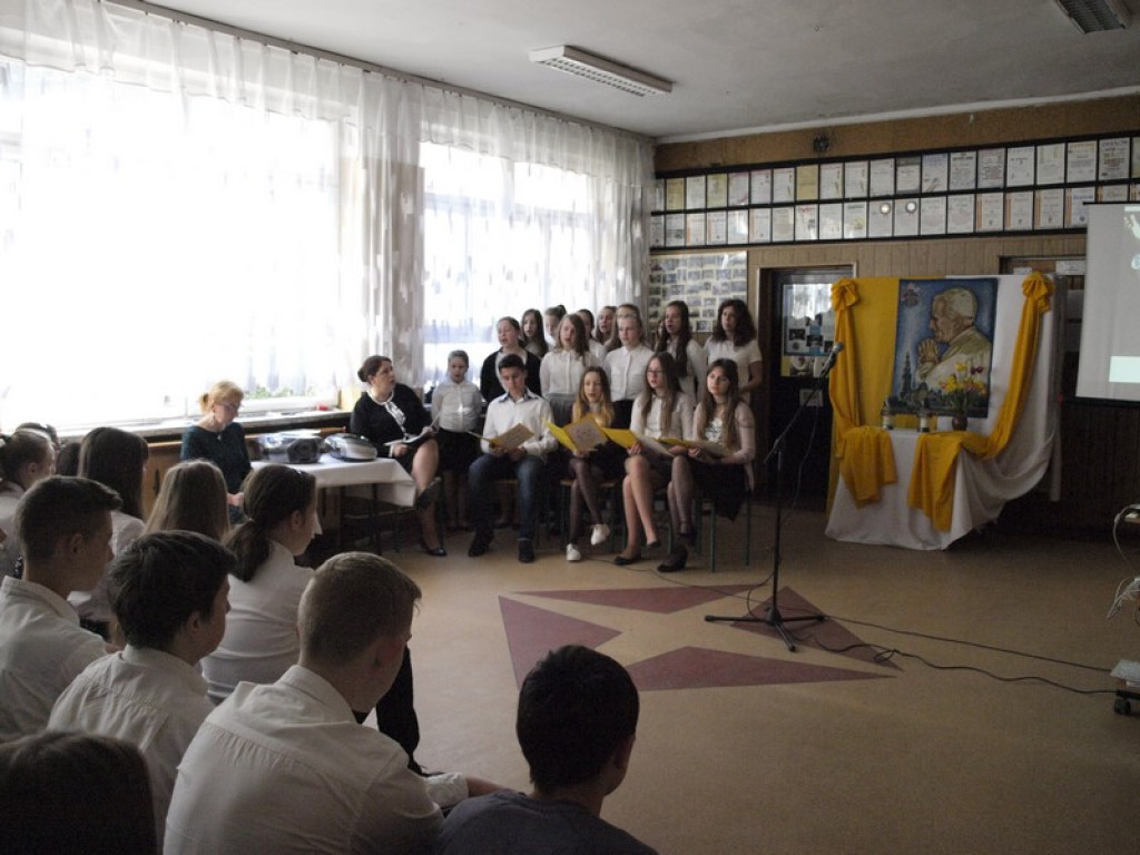 JAN PAWEŁ II - PAPIEŻ RODZINY (O uroczystych obchodach drugiej rocznicy kanonizacji Jana Pawła II w PZSP w Olszance)