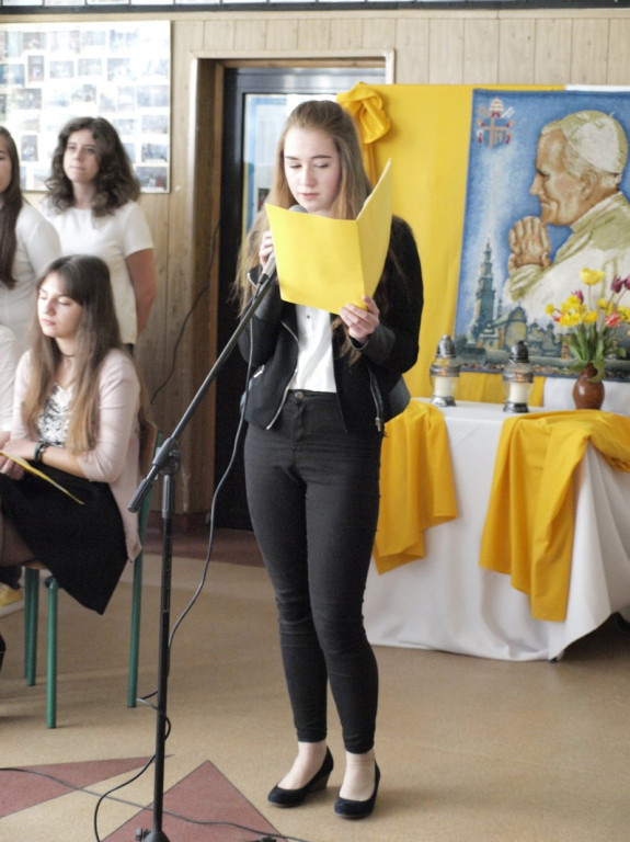 JAN PAWEŁ II - PAPIEŻ RODZINY (O uroczystych obchodach drugiej rocznicy kanonizacji Jana Pawła II w PZSP w Olszance)