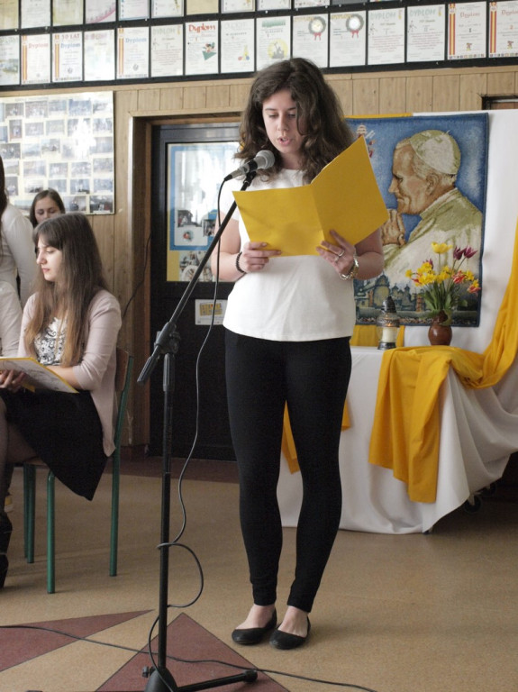 JAN PAWEŁ II - PAPIEŻ RODZINY (O uroczystych obchodach drugiej rocznicy kanonizacji Jana Pawła II w PZSP w Olszance)