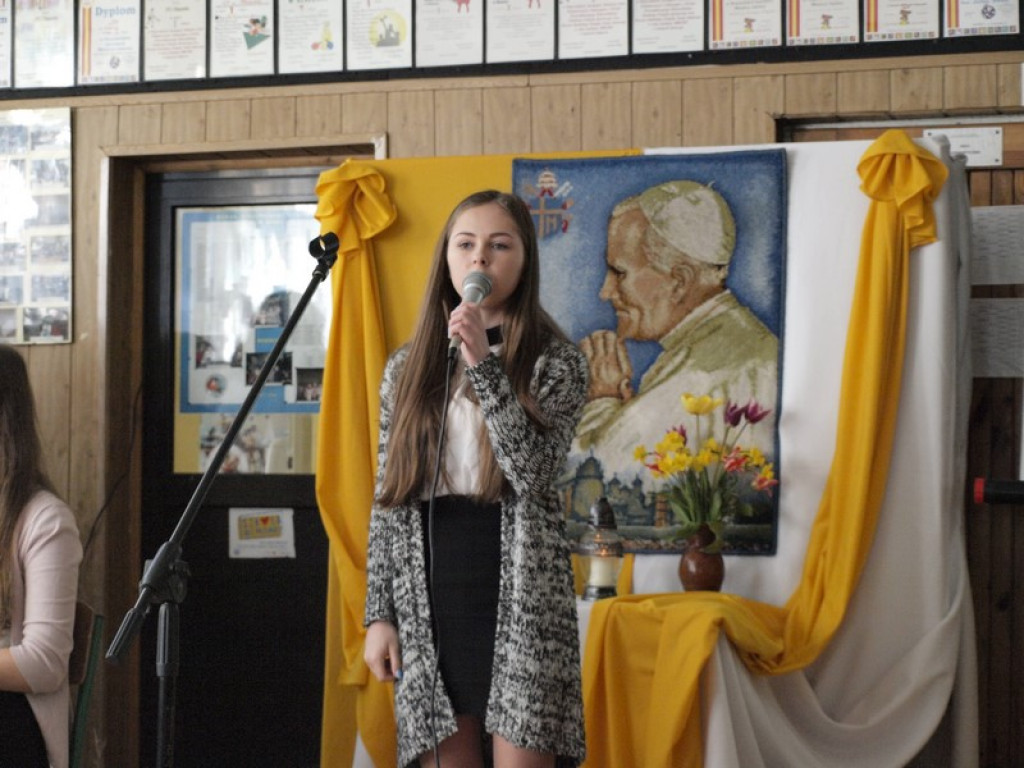 JAN PAWEŁ II - PAPIEŻ RODZINY (O uroczystych obchodach drugiej rocznicy kanonizacji Jana Pawła II w PZSP w Olszance)