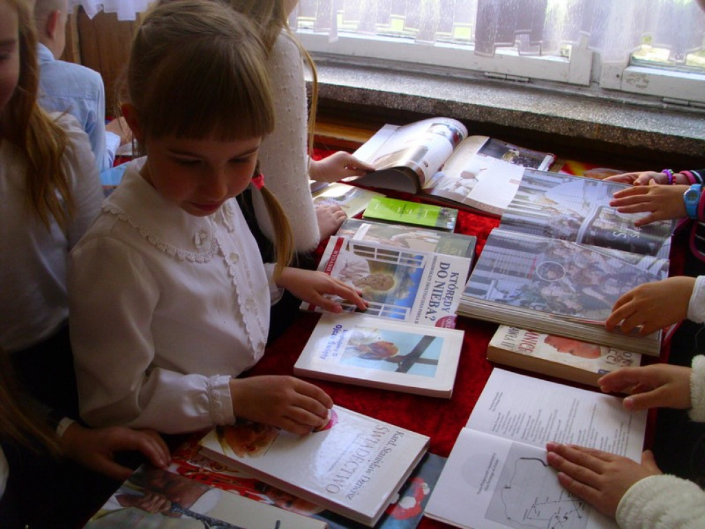 JAN PAWEŁ II - PAPIEŻ RODZINY (O uroczystych obchodach drugiej rocznicy kanonizacji Jana Pawła II w PZSP w Olszance)
