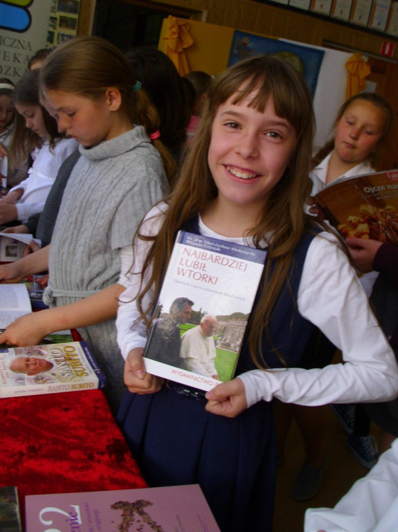 JAN PAWEŁ II - PAPIEŻ RODZINY (O uroczystych obchodach drugiej rocznicy kanonizacji Jana Pawła II w PZSP w Olszance)