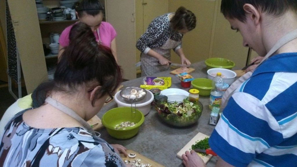 Żeby szczęśliwym być i innym szczęście dać