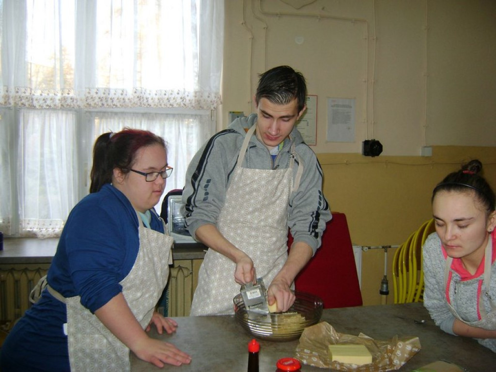 Żeby szczęśliwym być i innym szczęście dać