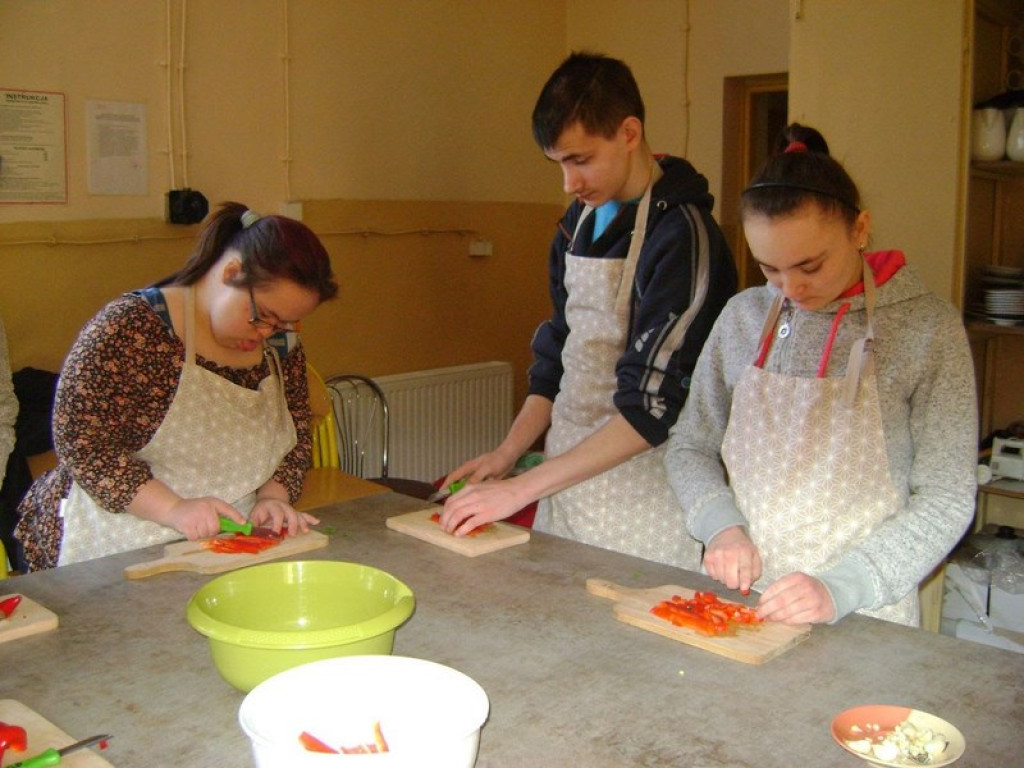 Żeby szczęśliwym być i innym szczęście dać