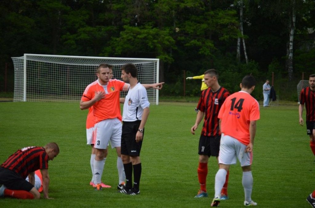 Tylko dwa punkty dzielą BTP Stal Brzeg od III ligi. IV Liga: Start Namysłów - Stal 0:1