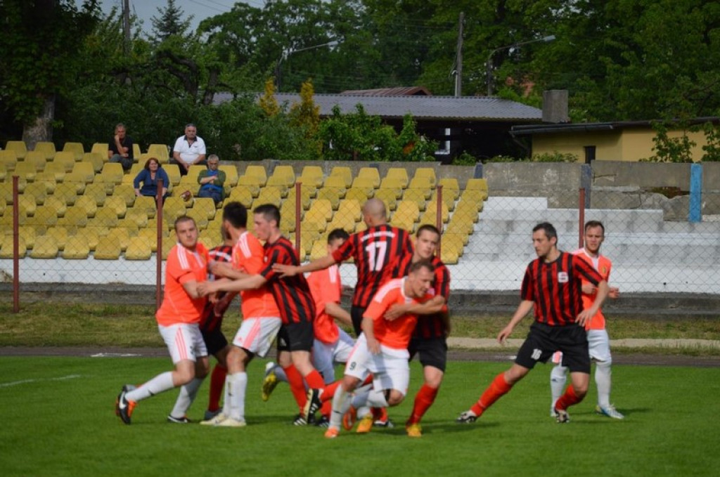 Tylko dwa punkty dzielą BTP Stal Brzeg od III ligi. IV Liga: Start Namysłów - Stal 0:1