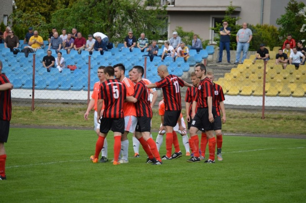 Tylko dwa punkty dzielą BTP Stal Brzeg od III ligi. IV Liga: Start Namysłów - Stal 0:1