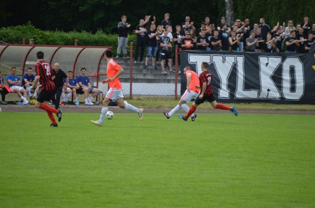 Tylko dwa punkty dzielą BTP Stal Brzeg od III ligi. IV Liga: Start Namysłów - Stal 0:1