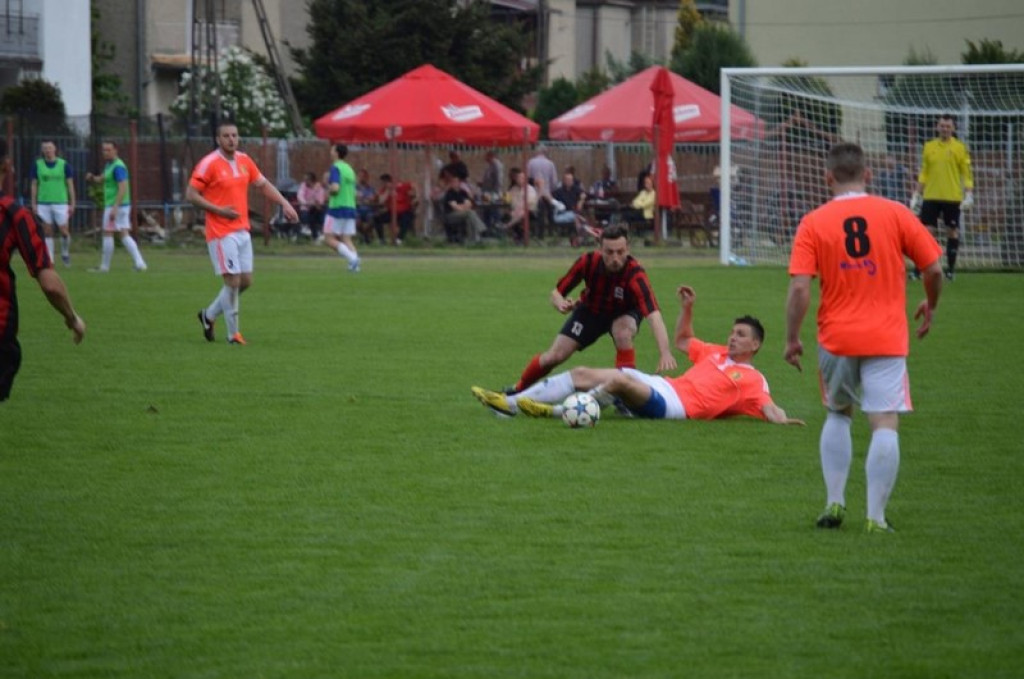 Tylko dwa punkty dzielą BTP Stal Brzeg od III ligi. IV Liga: Start Namysłów - Stal 0:1