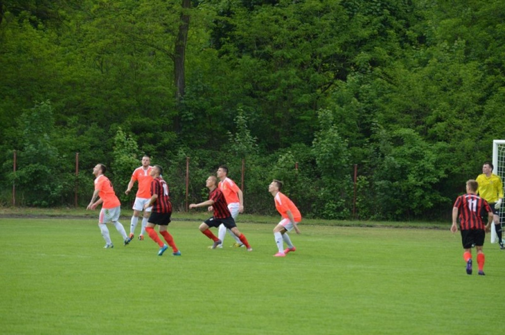 Tylko dwa punkty dzielą BTP Stal Brzeg od III ligi. IV Liga: Start Namysłów - Stal 0:1