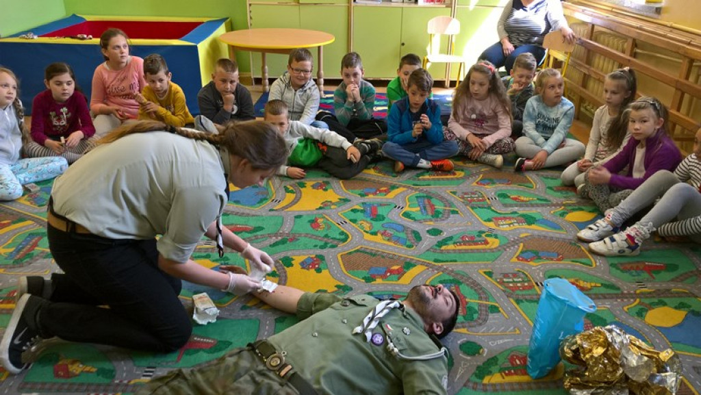 Uczymy się ratować czyli zajęcia z udzielania pierwszej pomocy w PZSP w Przylesiu